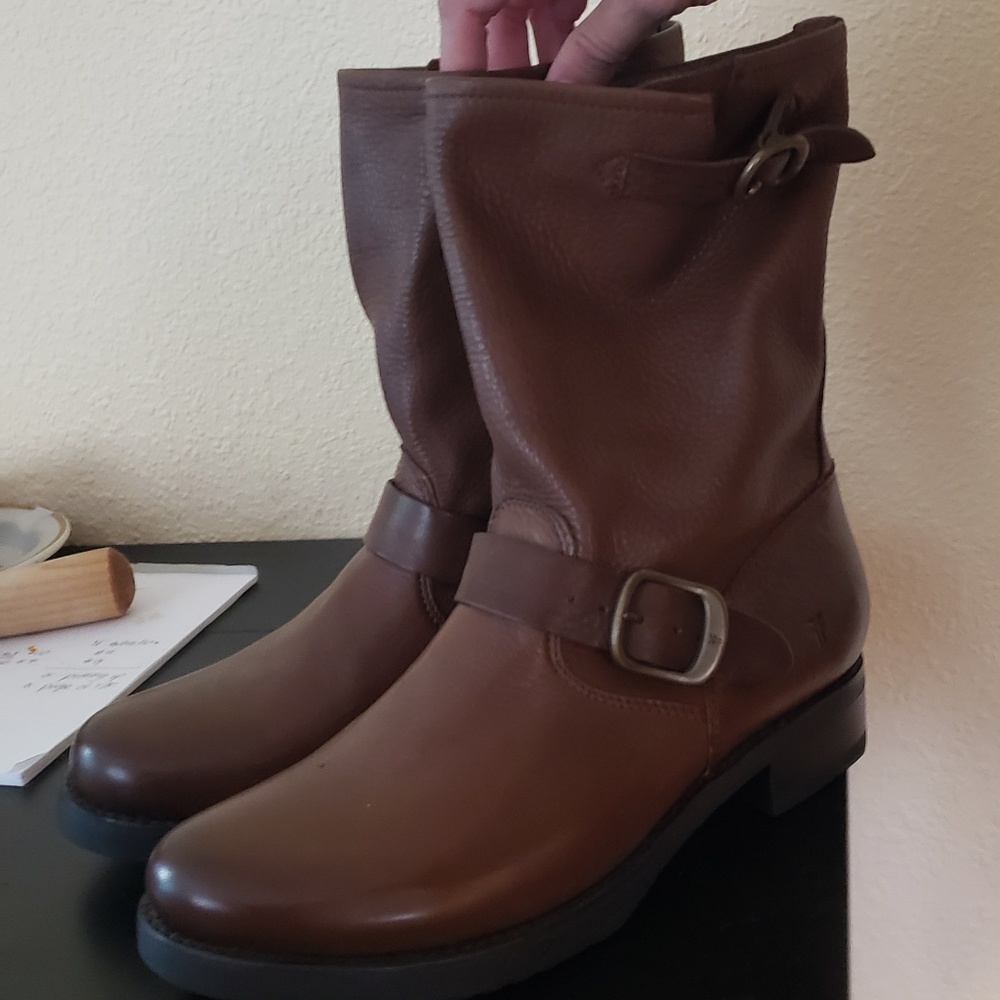 FRYE Veronica Short Cognac Women's Boots